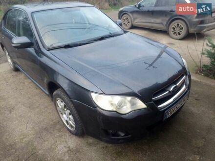 Серый Субару Легаси, объемом двигателя 1.99 л и пробегом 180 тыс. км за 4600 $, фото 1 на Automoto.ua