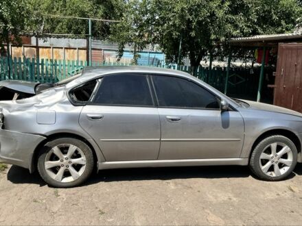Сірий Субару Легасі, об'ємом двигуна 2 л та пробігом 195 тис. км за 2900 $, фото 1 на Automoto.ua