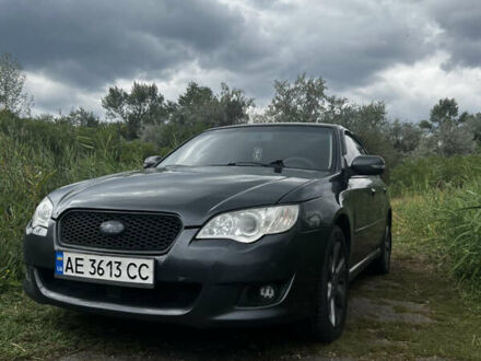 Сірий Субару Легасі, об'ємом двигуна 2 л та пробігом 180 тис. км за 4900 $, фото 1 на Automoto.ua