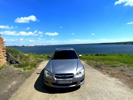 Серый Субару Легаси, объемом двигателя 2 л и пробегом 159 тыс. км за 7300 $, фото 1 на Automoto.ua