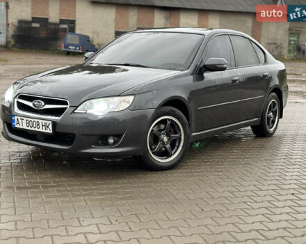 Серый Субару Легаси, объемом двигателя 1.99 л и пробегом 298 тыс. км за 6400 $, фото 1 на Automoto.ua