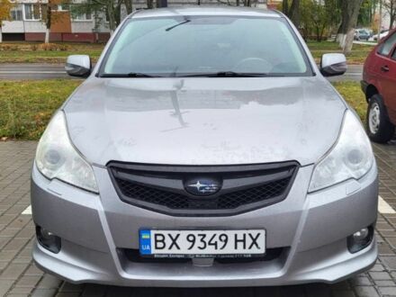 Серый Субару Легаси, объемом двигателя 2 л и пробегом 180 тыс. км за 8585 $, фото 1 на Automoto.ua