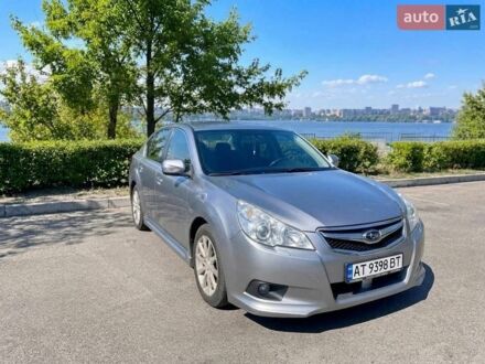 Сірий Субару Легасі, об'ємом двигуна 2 л та пробігом 215 тис. км за 7000 $, фото 1 на Automoto.ua