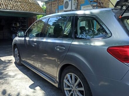 Сірий Субару Легасі, об'ємом двигуна 2 л та пробігом 126 тис. км за 10000 $, фото 1 на Automoto.ua