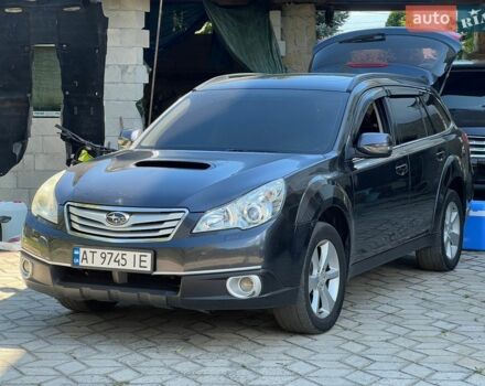 Серый Субару Легаси, объемом двигателя 2 л и пробегом 263 тыс. км за 9000 $, фото 1 на Automoto.ua