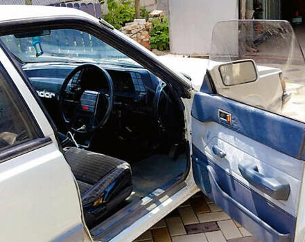 Субару Леон 1988 в Одессе на Automoto.ua Белый Субару Леон, объемом двигателя 1.8 л и пробегом 214 тыс. км за 1600 $, фото 5 на Automoto.ua