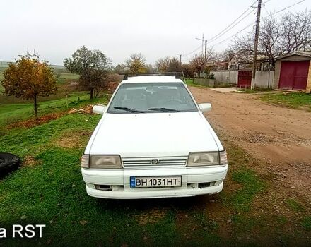 Белый Субару Леон, объемом двигателя 1.8 л и пробегом 350 тыс. км за 700 $, фото 1 на Automoto.ua