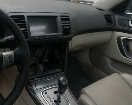 Білий Субару Аутбек, об'ємом двигуна 3 л та пробігом 111 тис. км за 2500 $, фото 13 на Automoto.ua