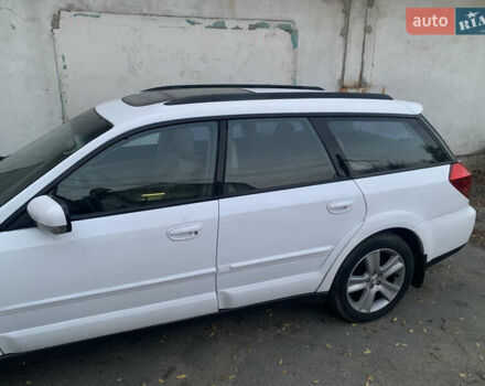 Білий Субару Аутбек, об'ємом двигуна 3 л та пробігом 111 тис. км за 2500 $, фото 9 на Automoto.ua