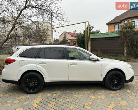 Белый Субару Аутбек, объемом двигателя 2.46 л и пробегом 194 тыс. км за 10300 $, фото 3 на Automoto.ua