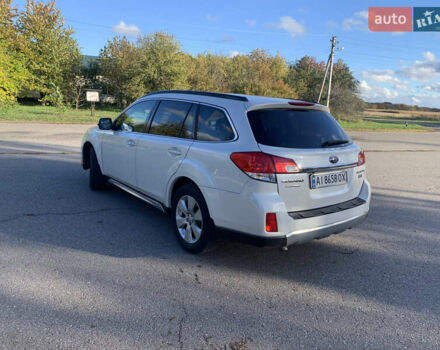 Субару Аутбек 2010 у Белой Церкве на Automoto.ua Білий Субару Аутбек, об'ємом двигуна 2 л та пробігом 355 тис. км за 9000 $, фото 2 на Automoto.ua