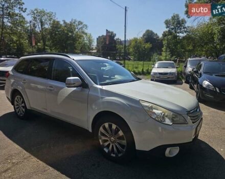 Белый Субару Аутбек, объемом двигателя 2.46 л и пробегом 280 тыс. км за 9500 $, фото 4 на Automoto.ua