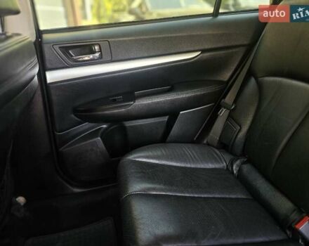 Білий Субару Аутбек, об'ємом двигуна 2.4 л та пробігом 265 тис. км за 8800 $, фото 9 на Automoto.ua