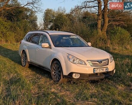 Білий Субару Аутбек, об'ємом двигуна 2.5 л та пробігом 284 тис. км за 9000 $, фото 2 на Automoto.ua