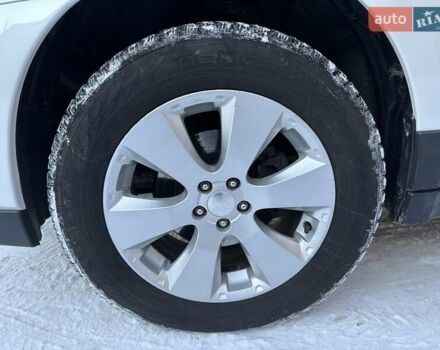 Білий Субару Аутбек, об'ємом двигуна 2.46 л та пробігом 209 тис. км за 10500 $, фото 12 на Automoto.ua