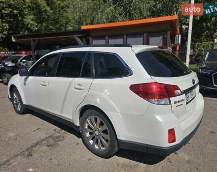 Білий Субару Аутбек, об'ємом двигуна 2.4 л та пробігом 265 тис. км за 8800 $, фото 6 на Automoto.ua