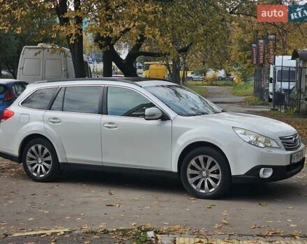 Субару Аутбек 2010 у Львові на Automoto.ua Білий Субару Аутбек, об'ємом двигуна 2.46 л та пробігом 270 тис. км за 7700 $, фото 7 на Automoto.ua
