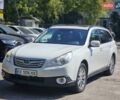 Белый Субару Аутбек, объемом двигателя 2.46 л и пробегом 280 тыс. км за 9500 $, фото 1 на Automoto.ua