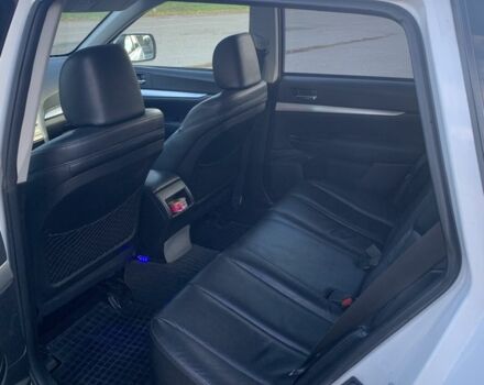 Білий Субару Аутбек, об'ємом двигуна 2 л та пробігом 355 тис. км за 8500 $, фото 9 на Automoto.ua