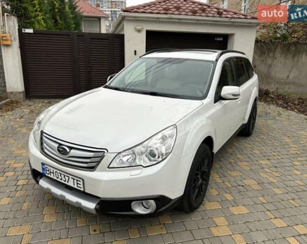 Белый Субару Аутбек, объемом двигателя 2.46 л и пробегом 194 тыс. км за 10300 $, фото 8 на Automoto.ua