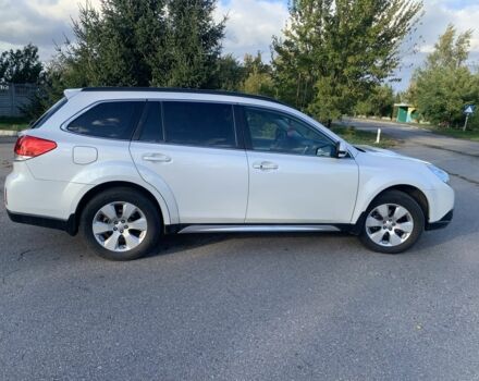 Білий Субару Аутбек, об'ємом двигуна 2 л та пробігом 355 тис. км за 8500 $, фото 11 на Automoto.ua