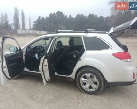 Субару Аутбек 2010 у Черкасах на Automoto.ua Білий Субару Аутбек, об'ємом двигуна 3.6 л та пробігом 297 тис. км за 9999 $, фото 29 на Automoto.ua