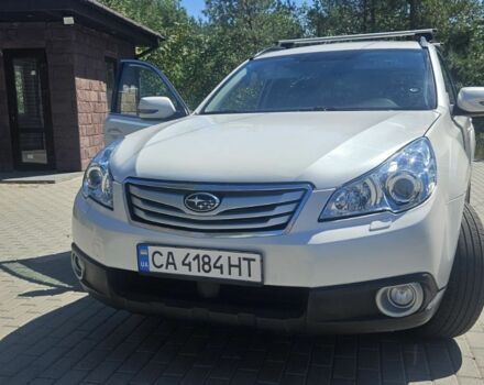 Білий Субару Аутбек, об'ємом двигуна 0 л та пробігом 350 тис. км за 8977 $, фото 5 на Automoto.ua