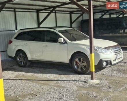 Белый Субару Аутбек, объемом двигателя 2.5 л и пробегом 218 тыс. км за 10500 $, фото 6 на Automoto.ua