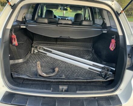 Білий Субару Аутбек, об'ємом двигуна 2 л та пробігом 355 тис. км за 8500 $, фото 7 на Automoto.ua