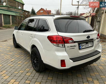 Белый Субару Аутбек, объемом двигателя 2.46 л и пробегом 194 тыс. км за 10300 $, фото 6 на Automoto.ua