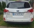 Белый Субару Аутбек, объемом двигателя 2.46 л и пробегом 305 тыс. км за 7500 $, фото 4 на Automoto.ua