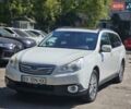 Білий Субару Аутбек, об'ємом двигуна 2.4 л та пробігом 265 тис. км за 8800 $, фото 5 на Automoto.ua