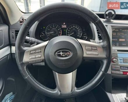 Білий Субару Аутбек, об'ємом двигуна 2.46 л та пробігом 305 тис. км за 9990 $, фото 14 на Automoto.ua