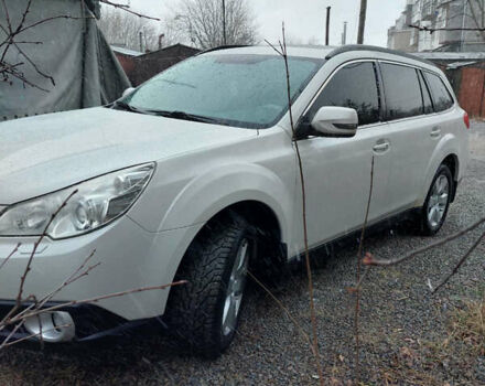 Білий Субару Аутбек, об'ємом двигуна 2.46 л та пробігом 320 тис. км за 10500 $, фото 1 на Automoto.ua