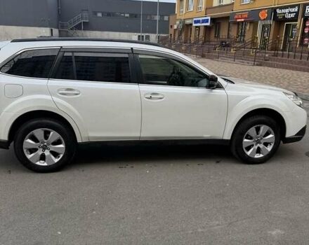 Белый Субару Аутбек, объемом двигателя 2.5 л и пробегом 304 тыс. км за 9700 $, фото 2 на Automoto.ua