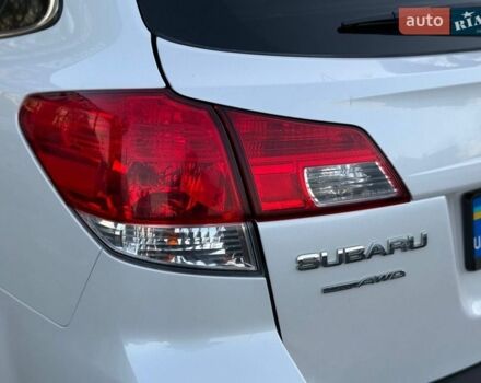 Білий Субару Аутбек, об'ємом двигуна 2.46 л та пробігом 320 тис. км за 9300 $, фото 20 на Automoto.ua