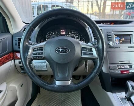 Білий Субару Аутбек, об'ємом двигуна 2.46 л та пробігом 320 тис. км за 9300 $, фото 31 на Automoto.ua