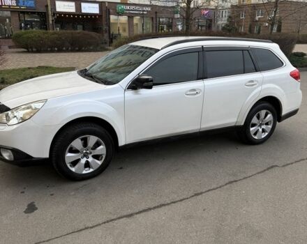 Белый Субару Аутбек, объемом двигателя 2.5 л и пробегом 304 тыс. км за 9700 $, фото 4 на Automoto.ua