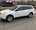 Белый Субару Аутбек, объемом двигателя 2.5 л и пробегом 304 тыс. км за 9700 $, фото 4 на Automoto.ua