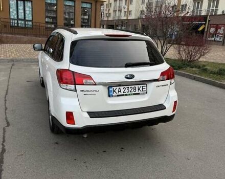 Белый Субару Аутбек, объемом двигателя 2.5 л и пробегом 304 тыс. км за 9700 $, фото 5 на Automoto.ua