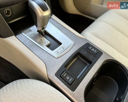 Белый Субару Аутбек, объемом двигателя 2.46 л и пробегом 236 тыс. км за 9999 $, фото 14 на Automoto.ua