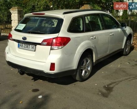 Белый Субару Аутбек, объемом двигателя 2.46 л и пробегом 189 тыс. км за 8500 $, фото 1 на Automoto.ua