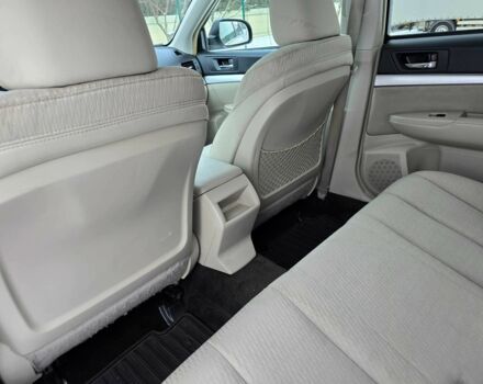 Білий Субару Аутбек, об'ємом двигуна 2.46 л та пробігом 189 тис. км за 8999 $, фото 11 на Automoto.ua