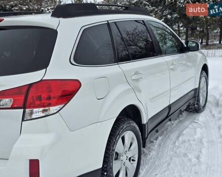 Білий Субару Аутбек, об'ємом двигуна 2.46 л та пробігом 189 тис. км за 8999 $, фото 22 на Automoto.ua