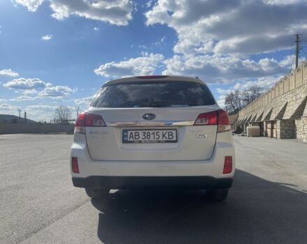Белый Субару Аутбек, объемом двигателя 2 л и пробегом 255 тыс. км за 9000 $, фото 6 на Automoto.ua