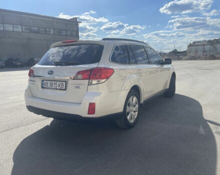 Белый Субару Аутбек, объемом двигателя 2 л и пробегом 255 тыс. км за 9000 $, фото 5 на Automoto.ua