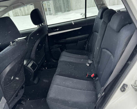 Білий Субару Аутбек, об'ємом двигуна 2.46 л та пробігом 210 тис. км за 8500 $, фото 18 на Automoto.ua