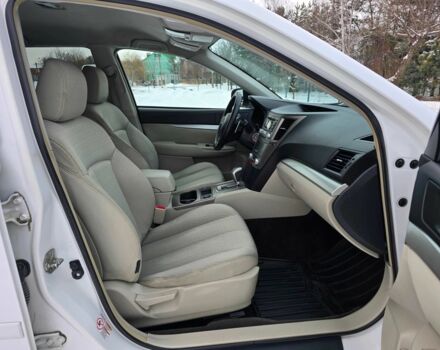 Білий Субару Аутбек, об'ємом двигуна 2.46 л та пробігом 189 тис. км за 8999 $, фото 17 на Automoto.ua