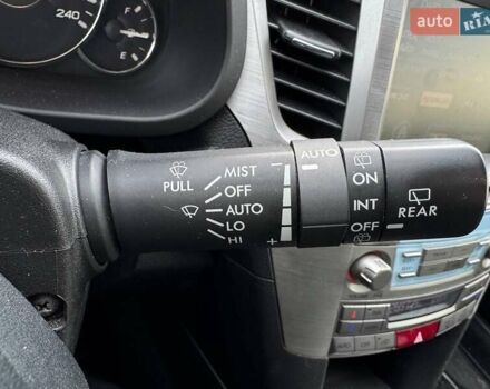 Білий Субару Аутбек, об'ємом двигуна 2.46 л та пробігом 305 тис. км за 9990 $, фото 22 на Automoto.ua