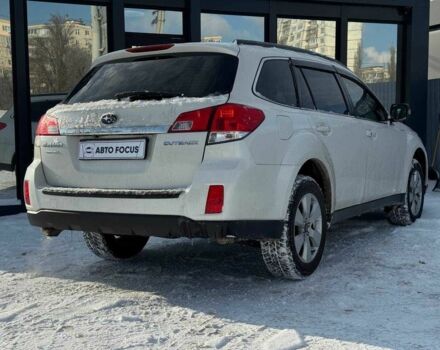 Белый Субару Аутбек, объемом двигателя 2.5 л и пробегом 305 тыс. км за 9990 $, фото 5 на Automoto.ua
